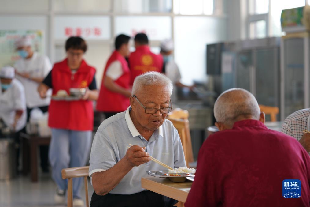 注册送300元现金老虎机